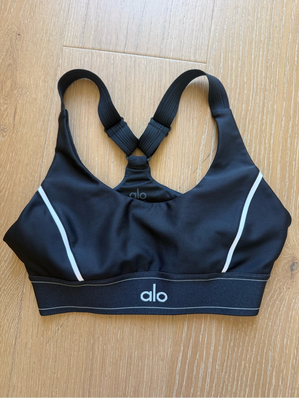 Alo Airlift Suit Up Bra - Small - Picture 4 of 8